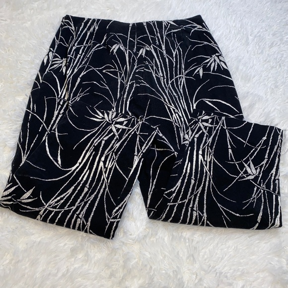 EUC Talbots Capri Printed Pants in Black and White Side Zip - Picture 3 of 7